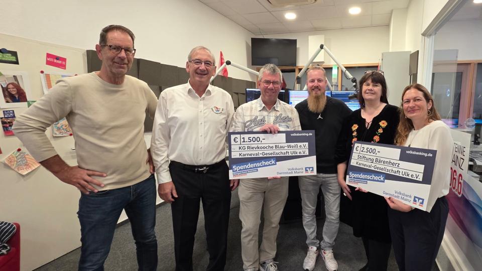 ULK Spenden an Stiftung Bärenherz und Ahrtalhilfe live on air bei Antenne Mainz 106,6