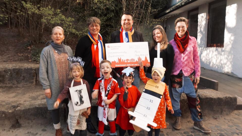 4c7249d30bfdb4eff6220b5b96ab5662